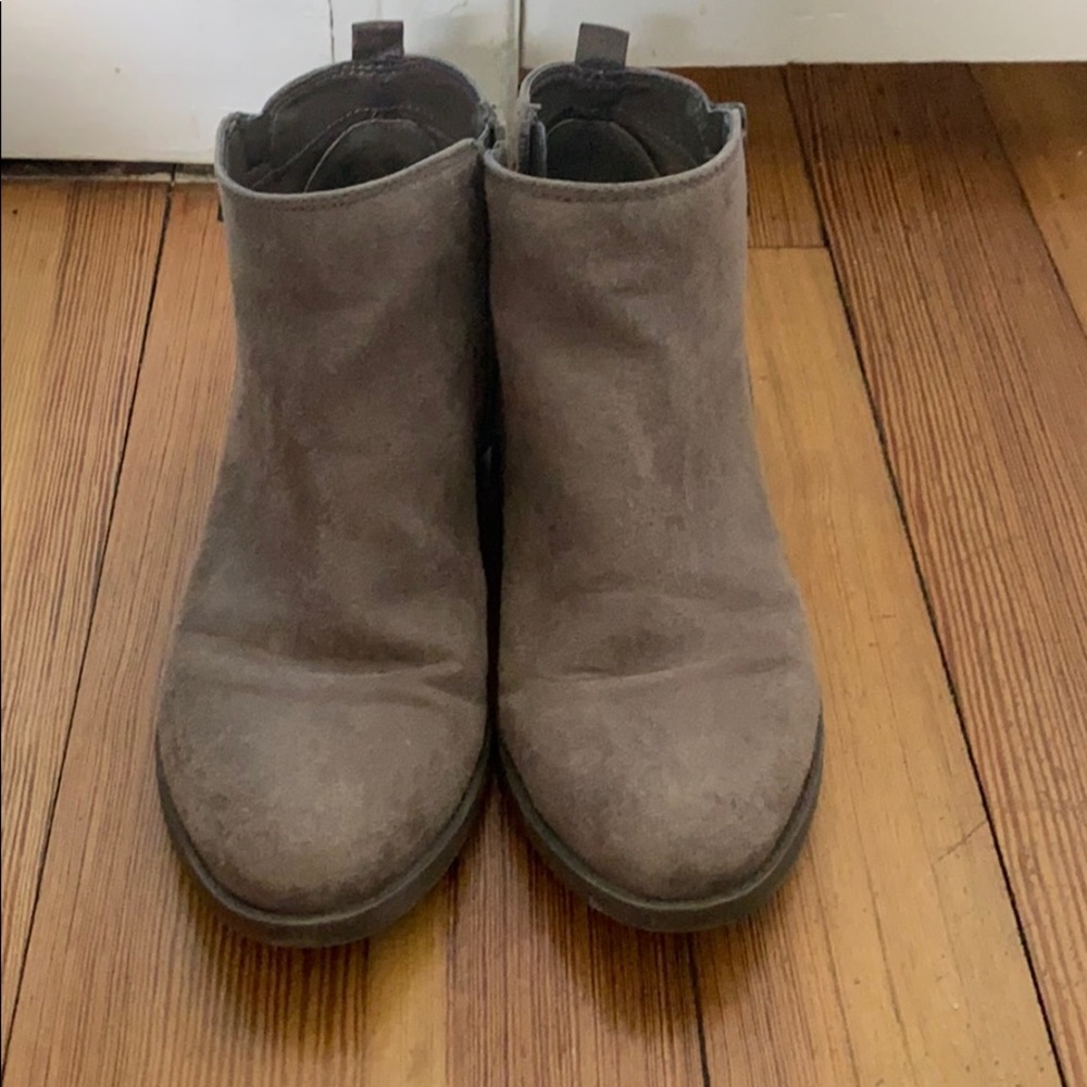 Carlos Boots